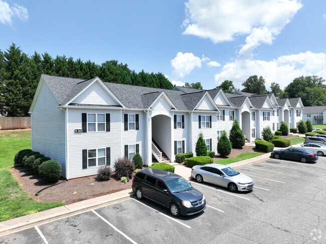Building Photo - Cloisters of Mount Holly