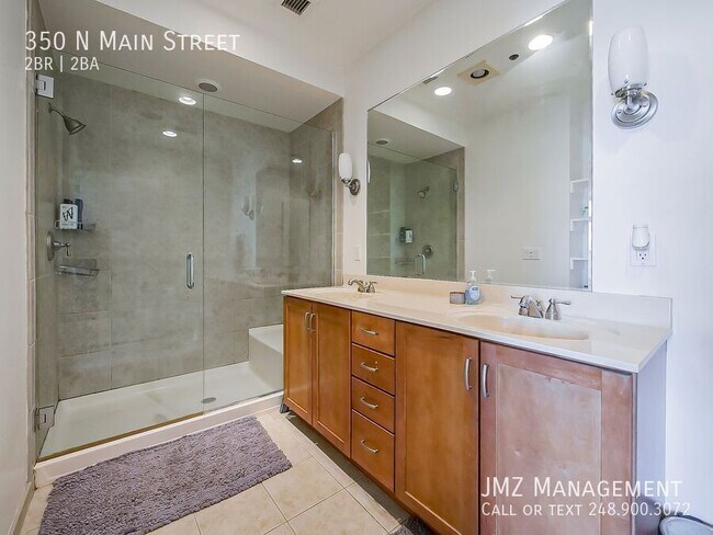 Building Photo - 350 N Main St