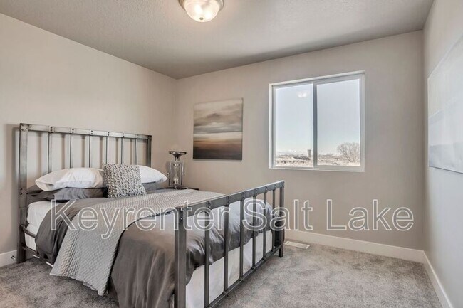 Building Photo - 1869 S 1080 W