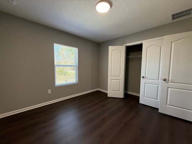 Building Photo - 117 Bass Ln