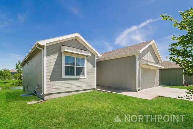 Building Photo - 4BR/3BA | Newly Renovated Single Family Home | 1-Car Covered Parking | In Bradley Crossing!