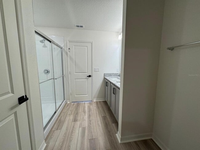 Building Photo - 9612 Westside Hls Dr