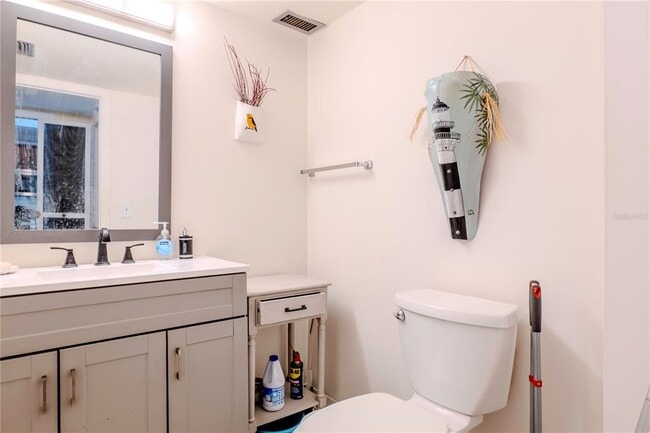 Building Photo - 2620 Cove Cay Dr