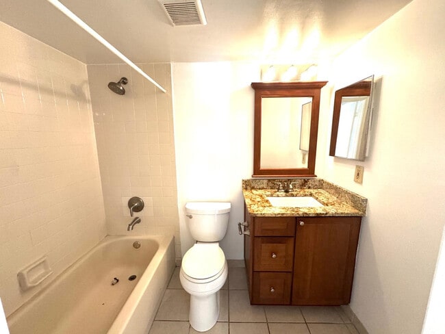 Building Photo - 2424 NW 89th Dr