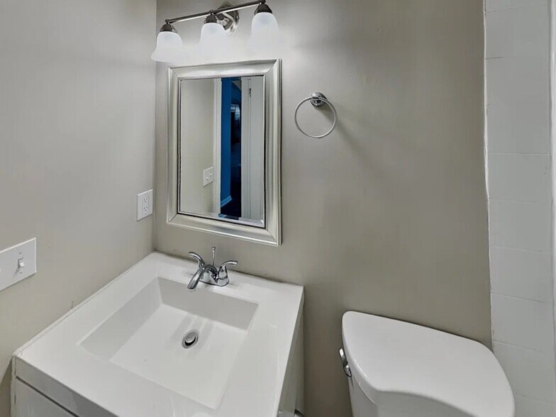 Building Photo - 6947 Magdelena Dr