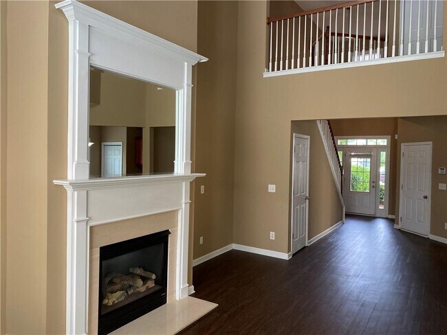 Building Photo - 5750 Carrington Pl