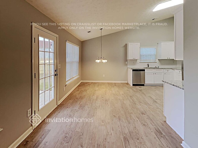 Building Photo - 40 Champions Ln