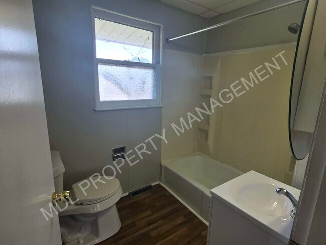 Building Photo - 3-Bedroom House in Saginaw