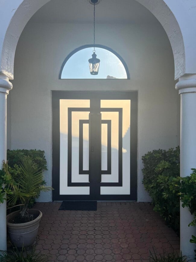 Building Photo - 20077 Palm Island Dr