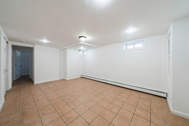 Building Photo - 940 SCHOPMAN Dr
