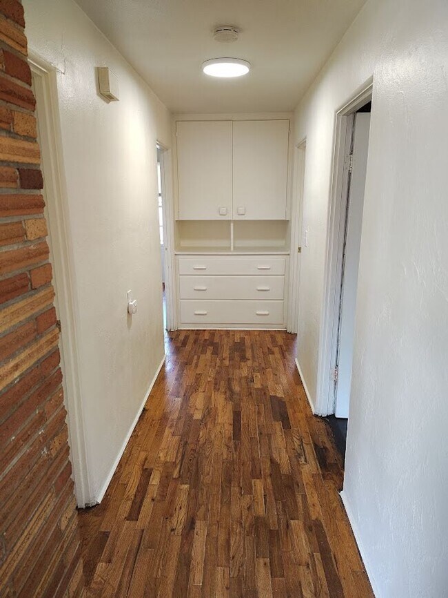 Building Photo - Spacious 4-Bedroom / 2-Bath Home with Stunning Views – Available Now!