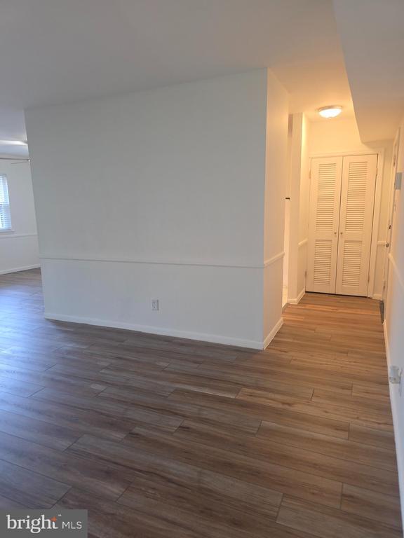 Building Photo - 5426 Valley Green Dr
