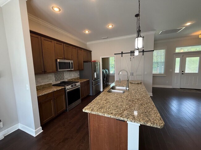 Building Photo - Beautiful Home in Oakmont Community