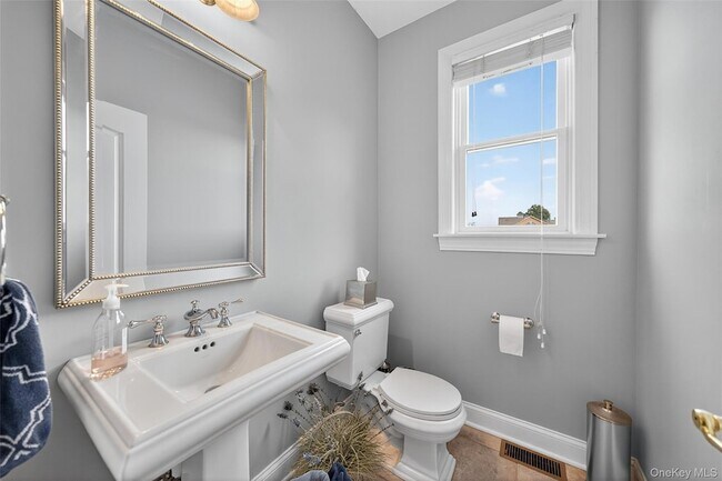 Building Photo - 11 Dorian Way