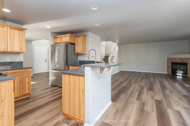 Building Photo - Beautifully Remodeled 4 Bedroom + Office H...