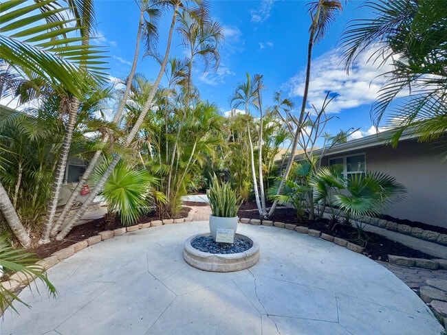 Building Photo - 924 NE 17th Terrace