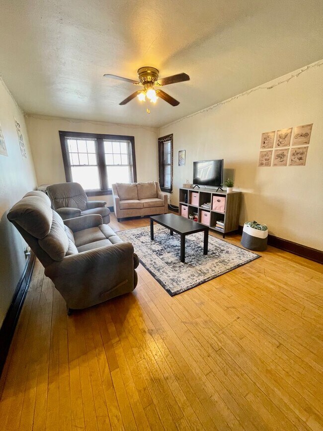 Interior Photo - 1805 E Park Pl.