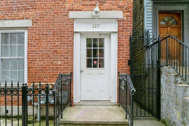 Building Photo - 327 5th St