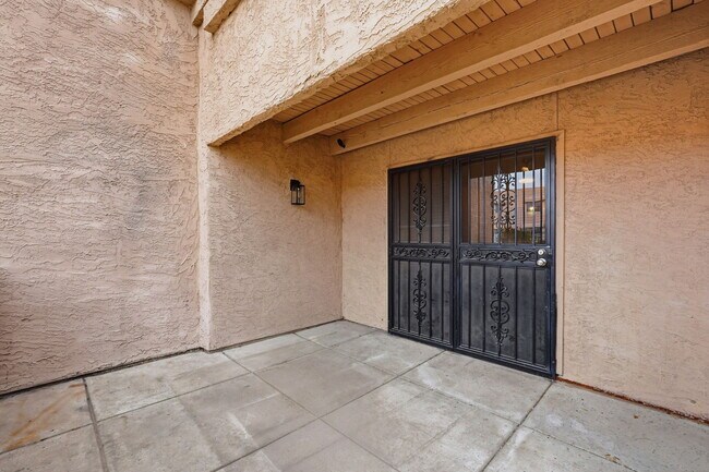 Building Photo - 10828 N Biltmore Dr