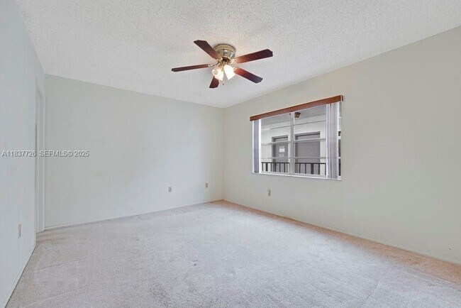 Building Photo - 2998 Sunrise Lakes Dr W