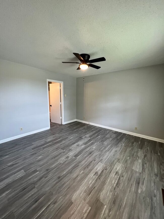 Building Photo - Remodeled home with Basement