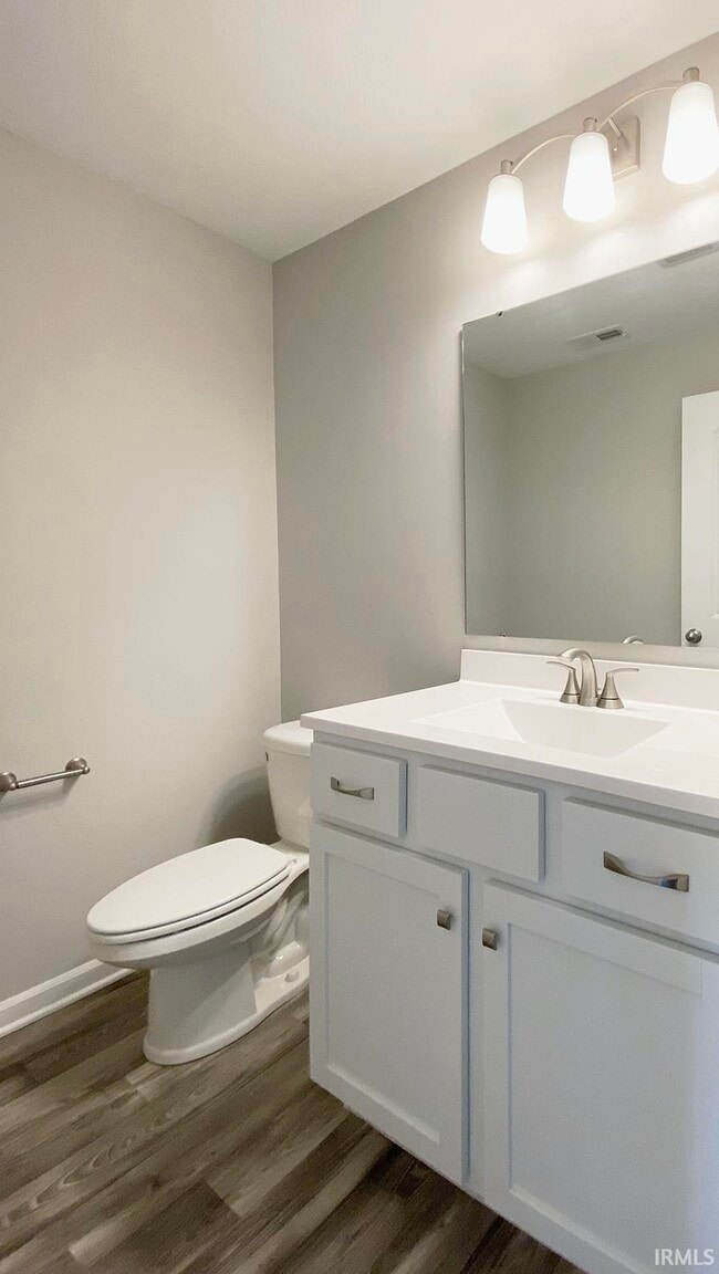 Building Photo - 3589 Canal Square Dr