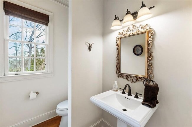 Building Photo - 927 Buckingham Cir NW