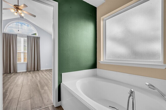 Building Photo - 8327 Terra Valley Ln