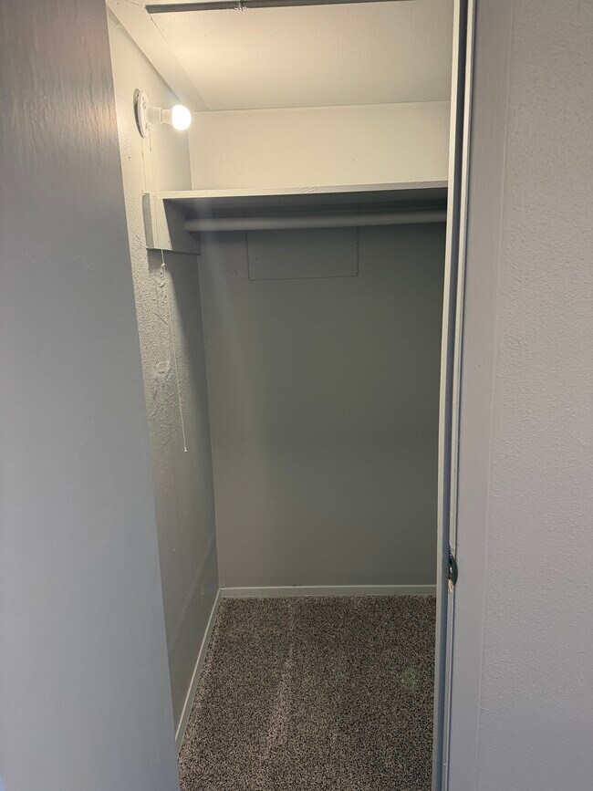 Building Photo - Pine Street Terrace