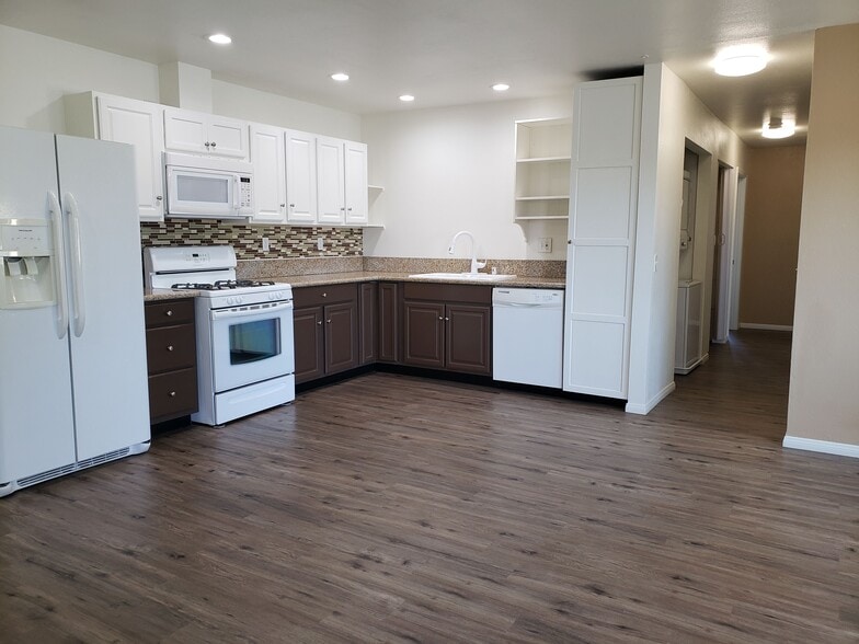 Building Photo - 1261 Victor St