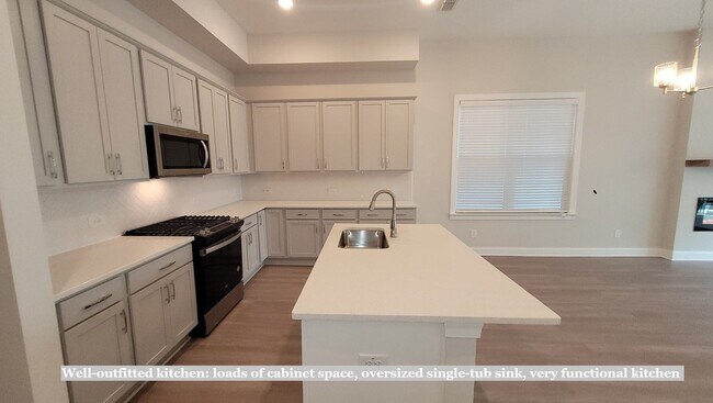 Building Photo - More Windows, More Light!  Amenity-rich, Gated Community.