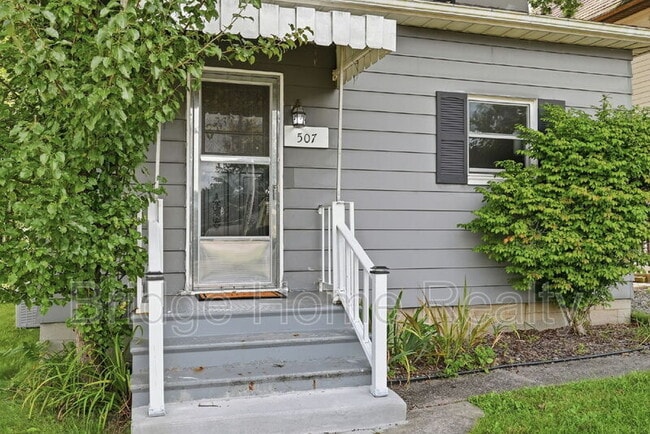 Building Photo - 507 Cherry St