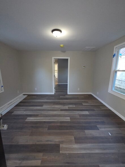 Building Photo - 837 Beal St