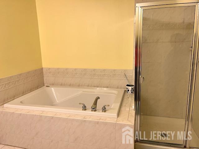 Building Photo - 102 Somerset Ct
