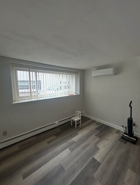 Building Photo - 21 Weymouth Ave