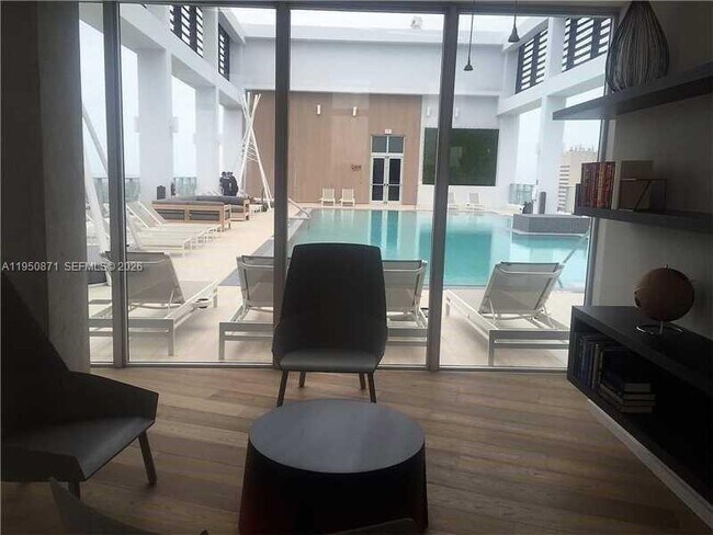 Building Photo - 151 SE 1st St