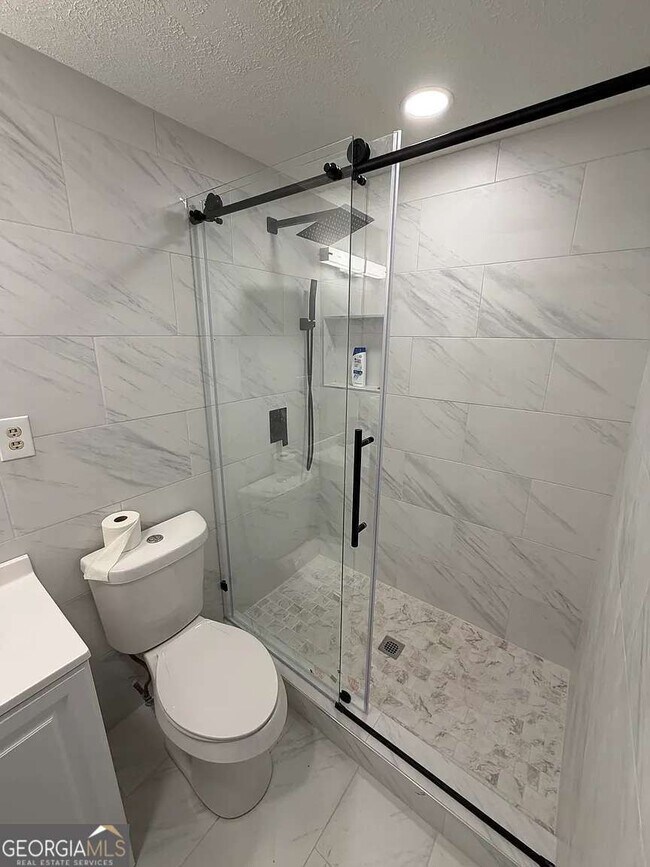 Building Photo - 418 Engle Dr