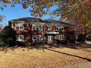 Building Photo - 361 Mills Ave