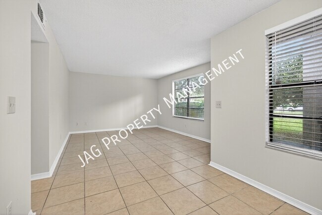 Building Photo - 482 Bentwood Ln