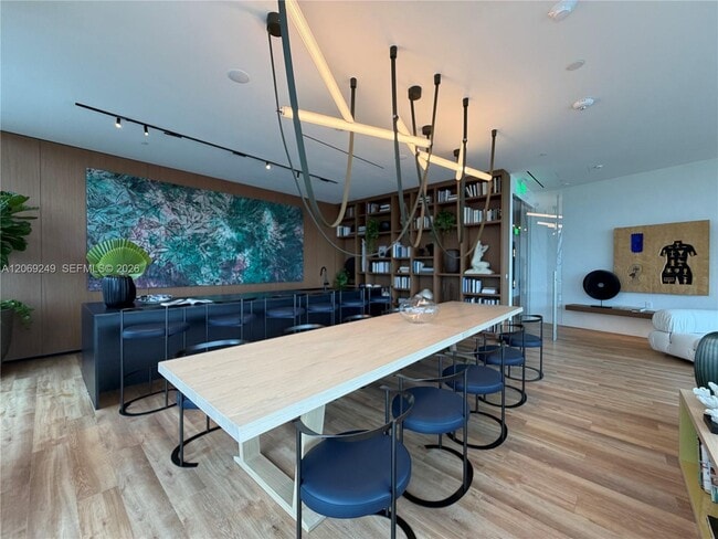 Building Photo - 1400 Biscayne Blvd