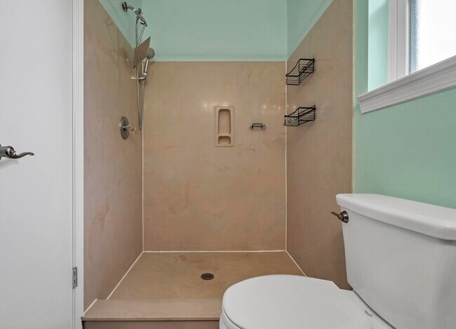 Building Photo - 128 Drewson Dr