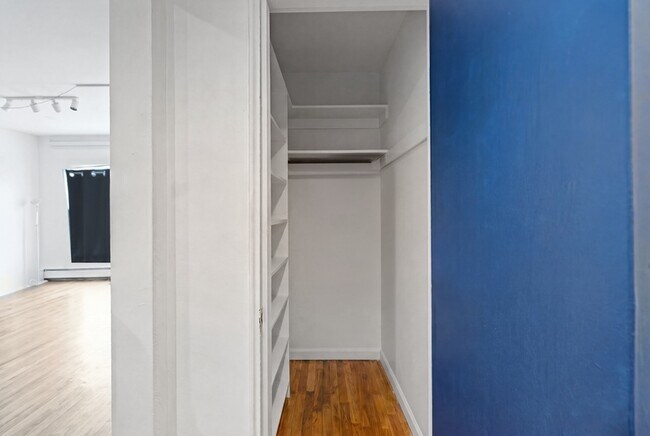 Building Photo - 204 Woodcliff Ave