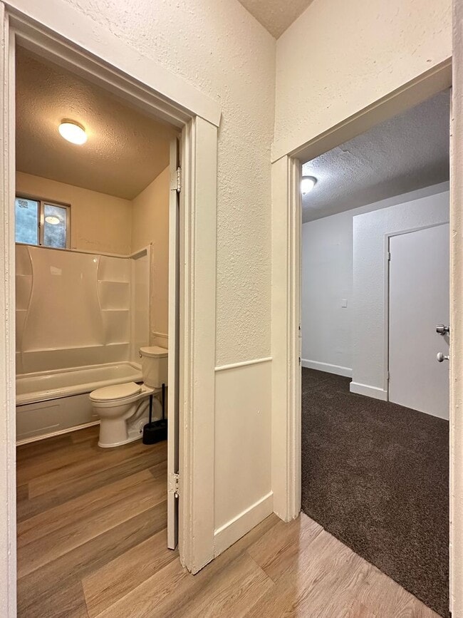 Building Photo - Adorable Three Bedroom on a Large Lot