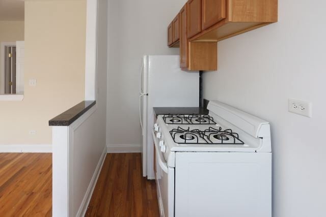 Building Photo - 667 W Cornelia Ave