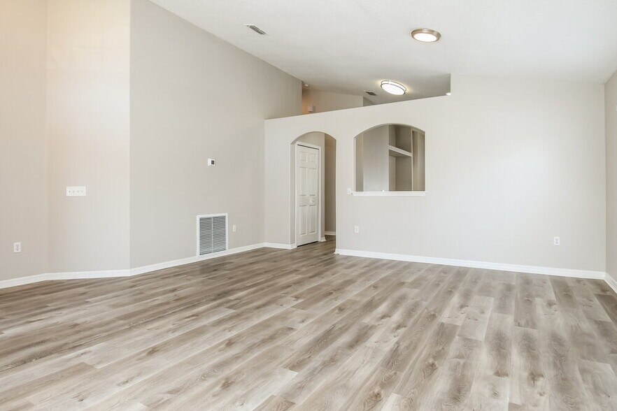 Building Photo - 143 Southampton Dr