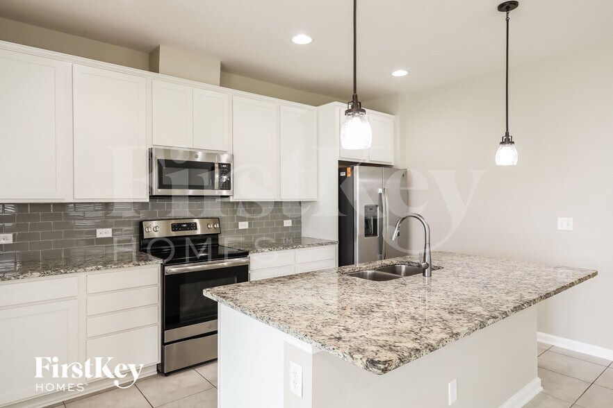 Building Photo - 1503 Tropical Pine Cove