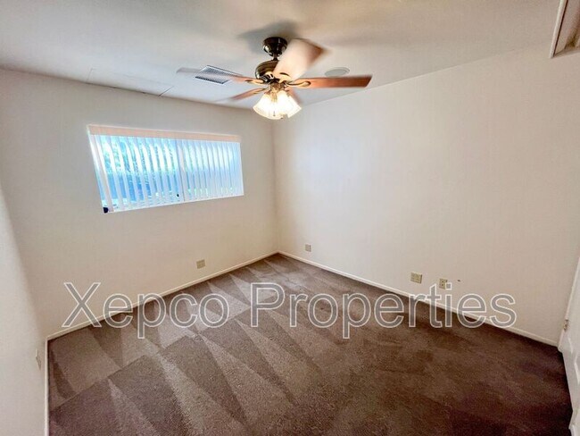 Building Photo - 420 N Villa Ct