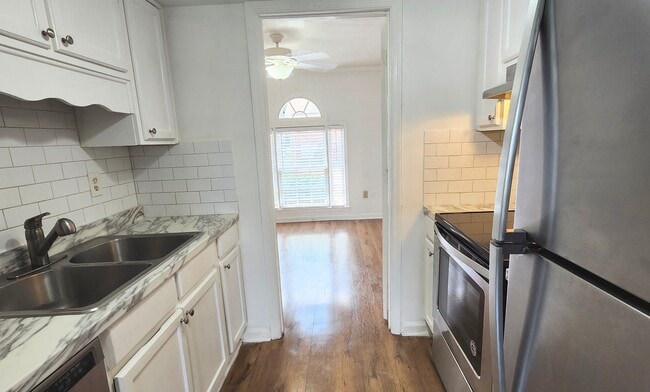 Building Photo - 5595 Executive Way