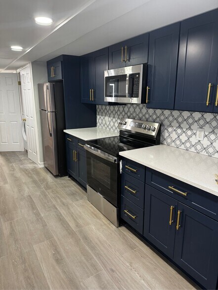 Building Photo - 1757 E 52nd St