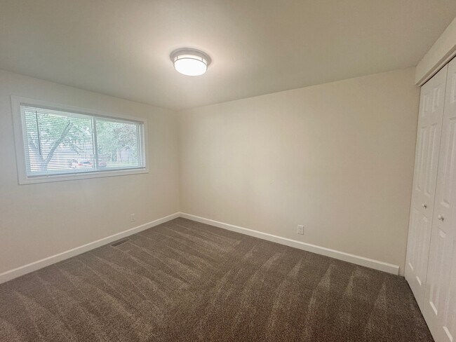 Building Photo - 317 Hadleigh Rd
